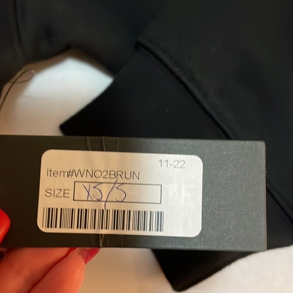 Brunette The Label The  "EMPOWER EACH OTHER" Big Sister Hoodie | One Gir… - Picture 11 of 11